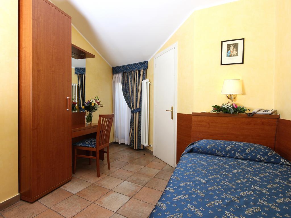 Casa Di Santa Francesca Romana A Ponte Rotto Kültér fotó